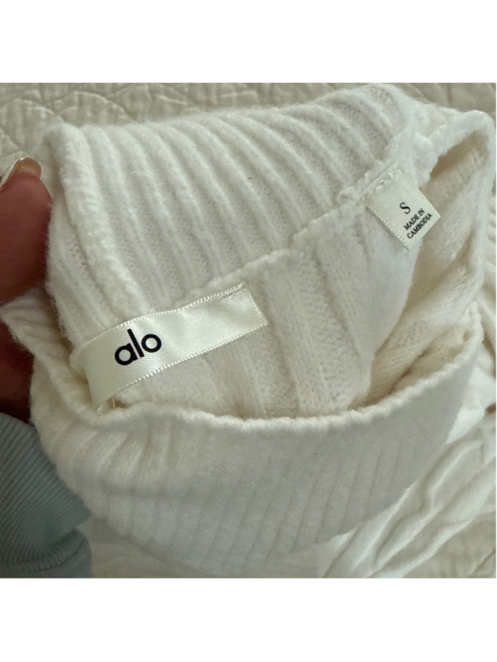 Alo White Cable Knit Cropped Turtleneck Sweater S - Picture 3 of 5